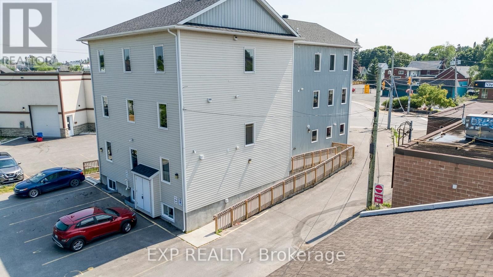 17 MOORE STREET Image 10