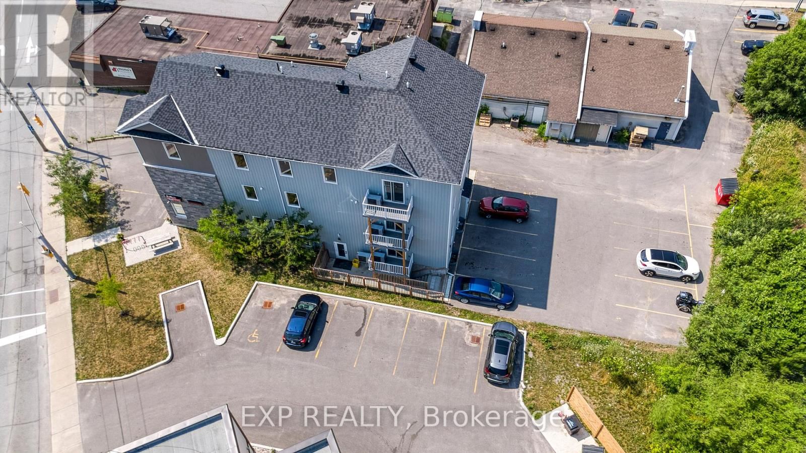 17 MOORE STREET Image 11