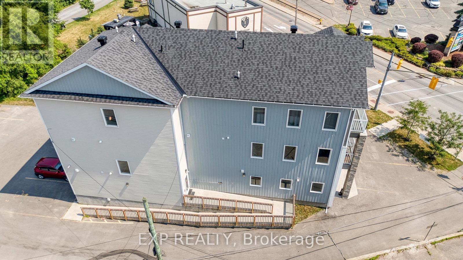 17 MOORE STREET Image 13