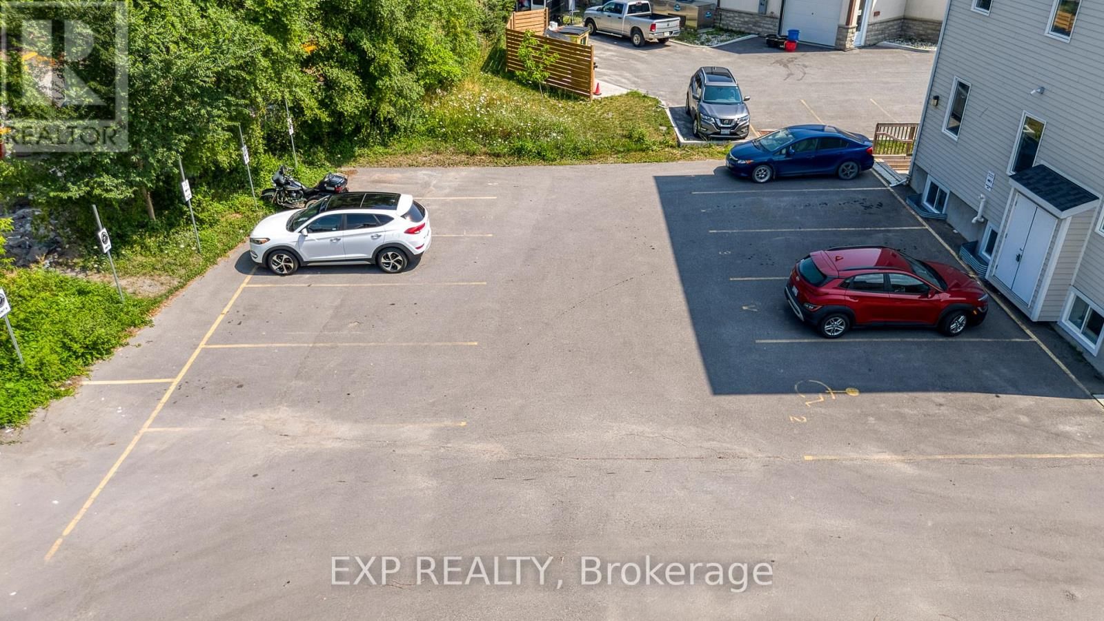 17 MOORE STREET Image 18