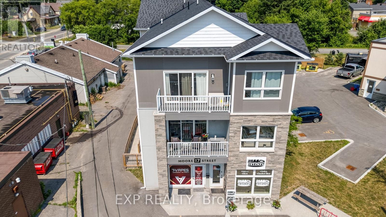 17 MOORE STREET Image 2