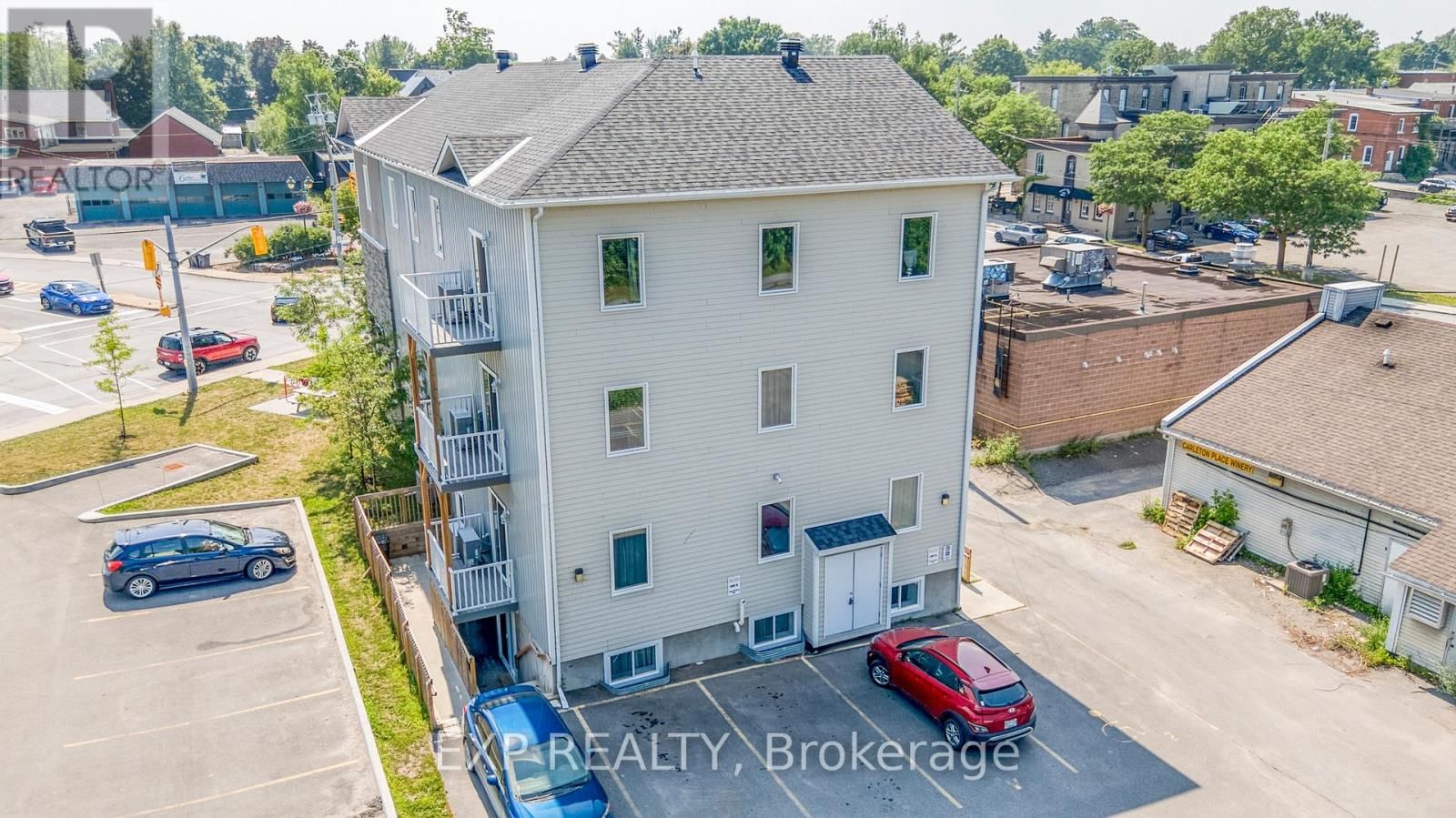 17 MOORE STREET Image 8