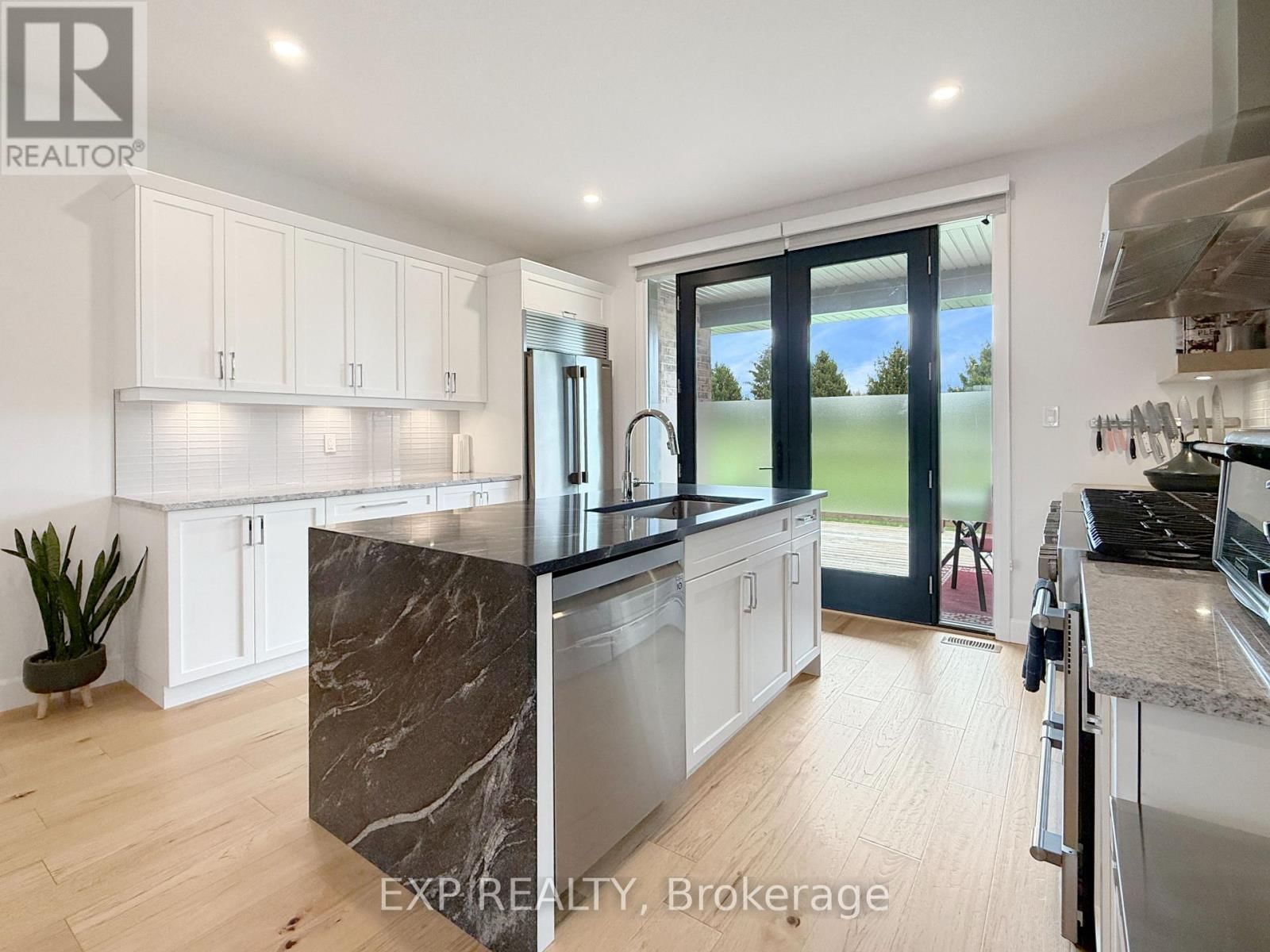 31 - 159 COLLINS WAY Image 14