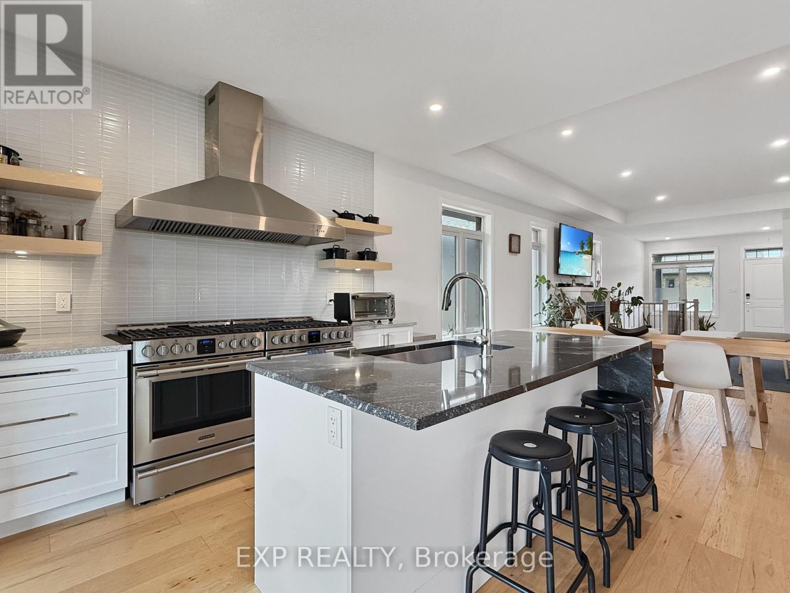 31 - 159 COLLINS WAY Image 16