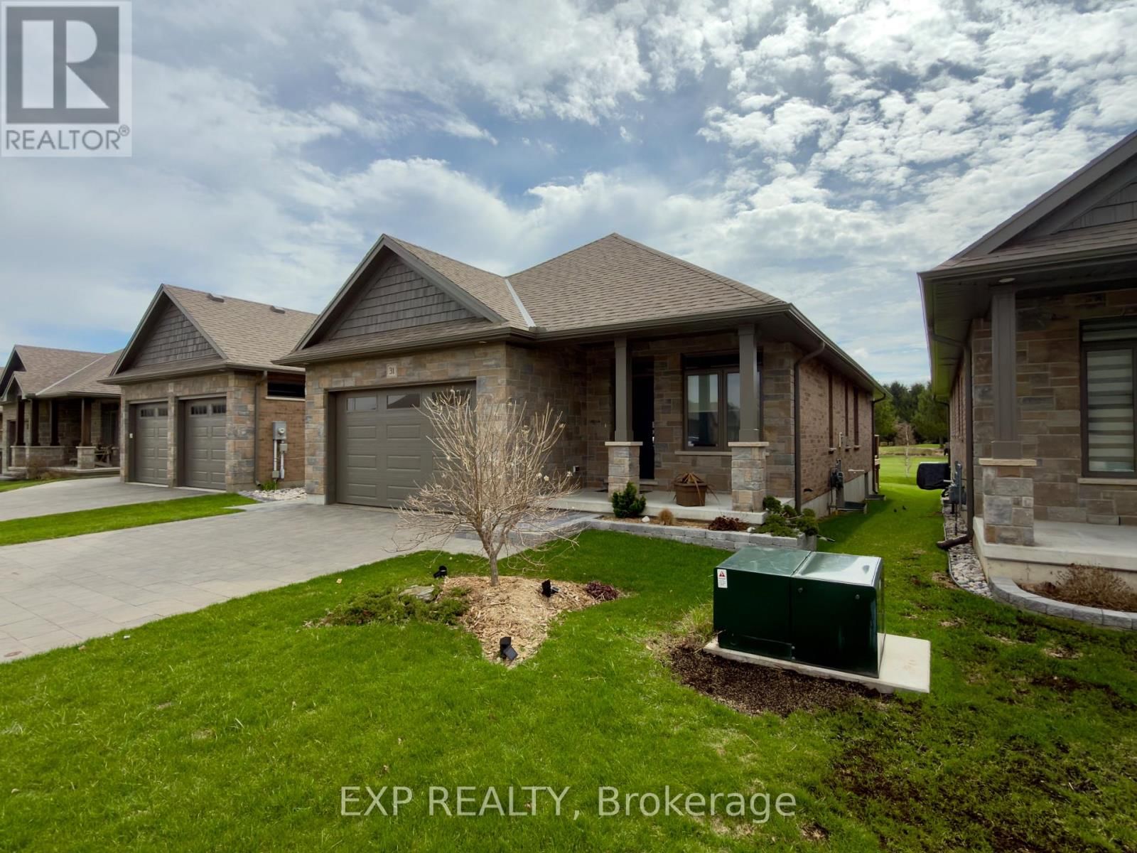 31 - 159 COLLINS WAY Image 2