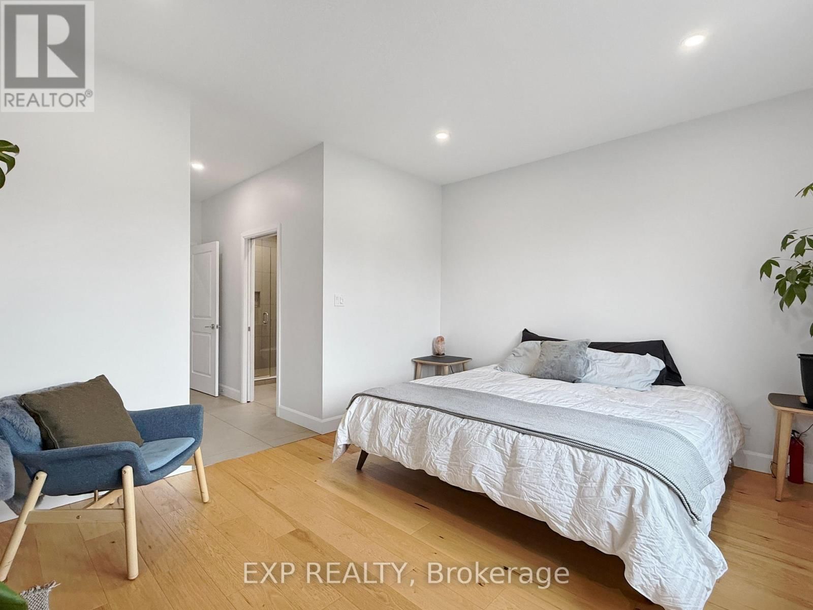 31 - 159 COLLINS WAY Image 25