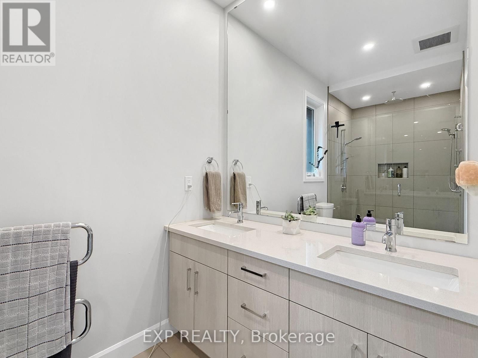 31 - 159 COLLINS WAY Image 27