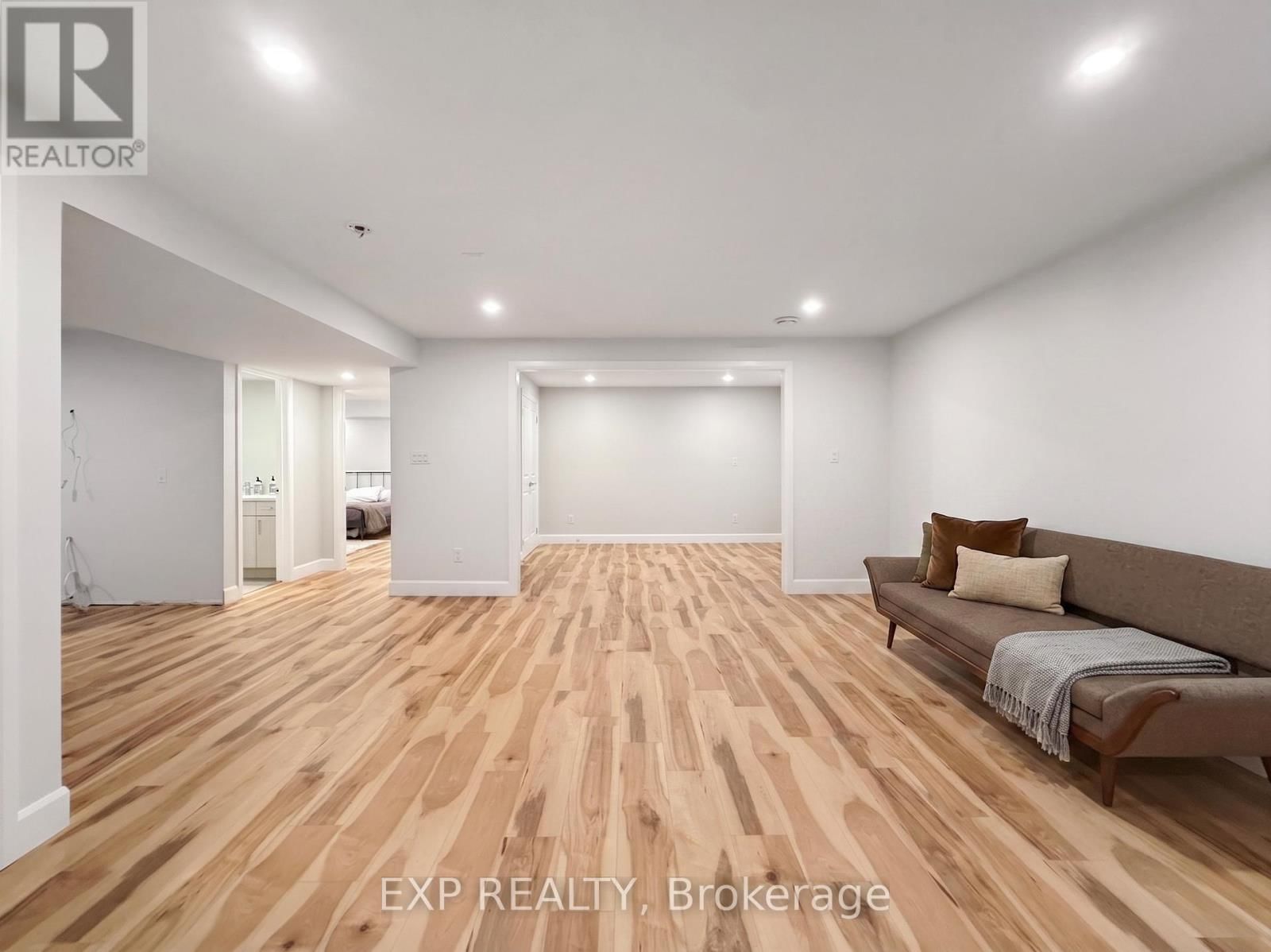 31 - 159 COLLINS WAY Image 31