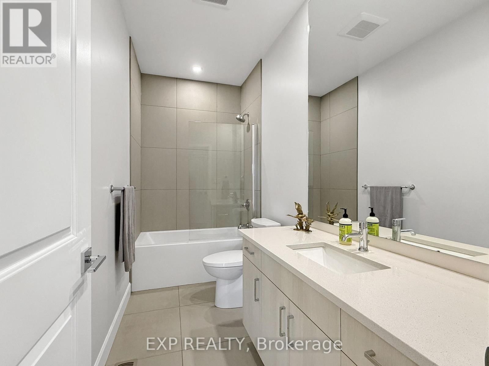 31 - 159 COLLINS WAY Image 36