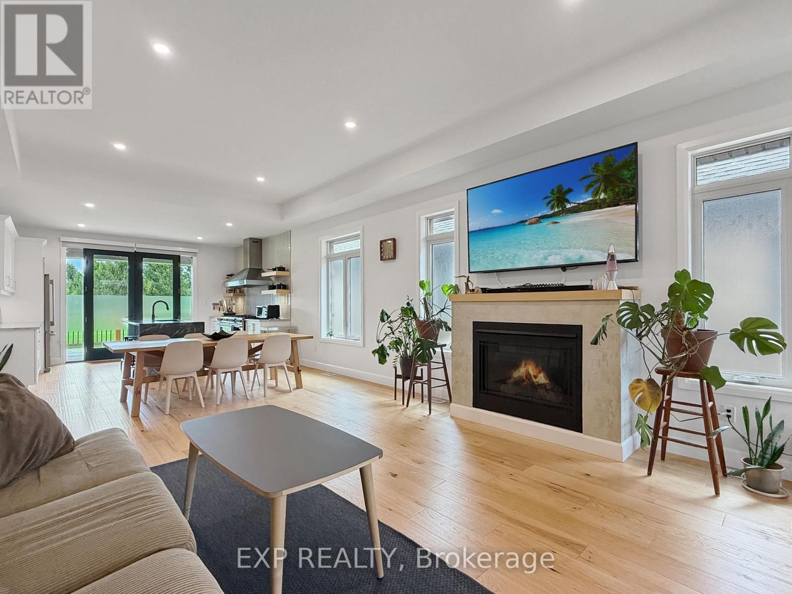 31 - 159 COLLINS WAY Image 6