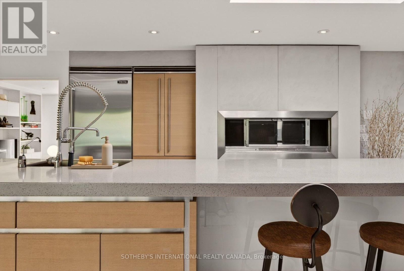 105 MARSDALE DRIVE Image 12