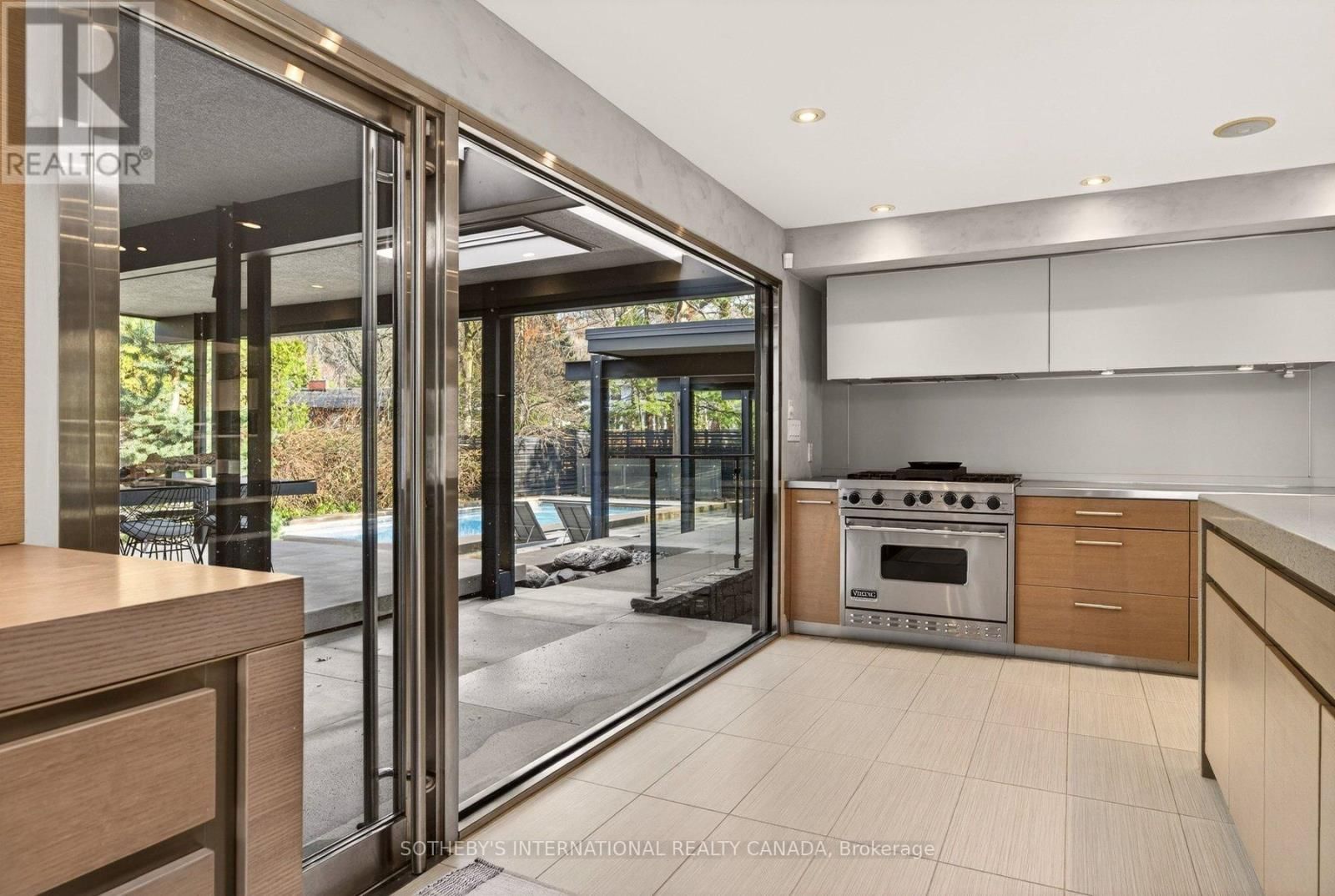 105 MARSDALE DRIVE Image 15