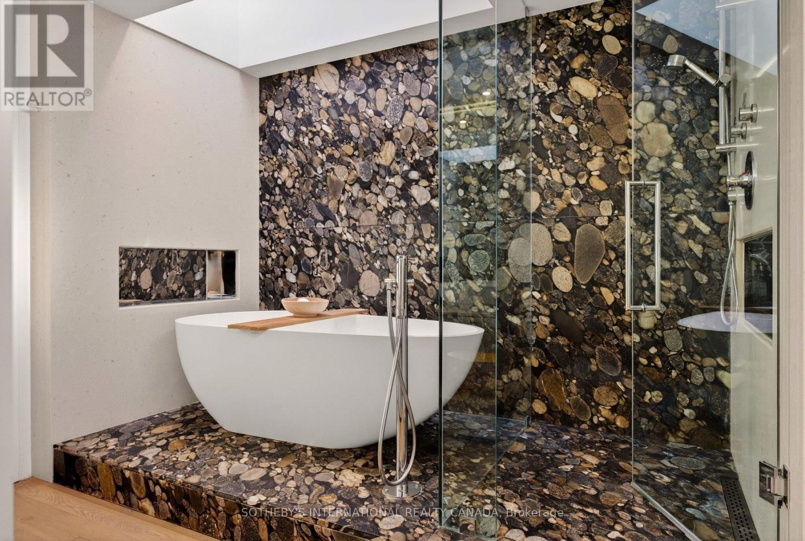 105 MARSDALE DRIVE Image 25