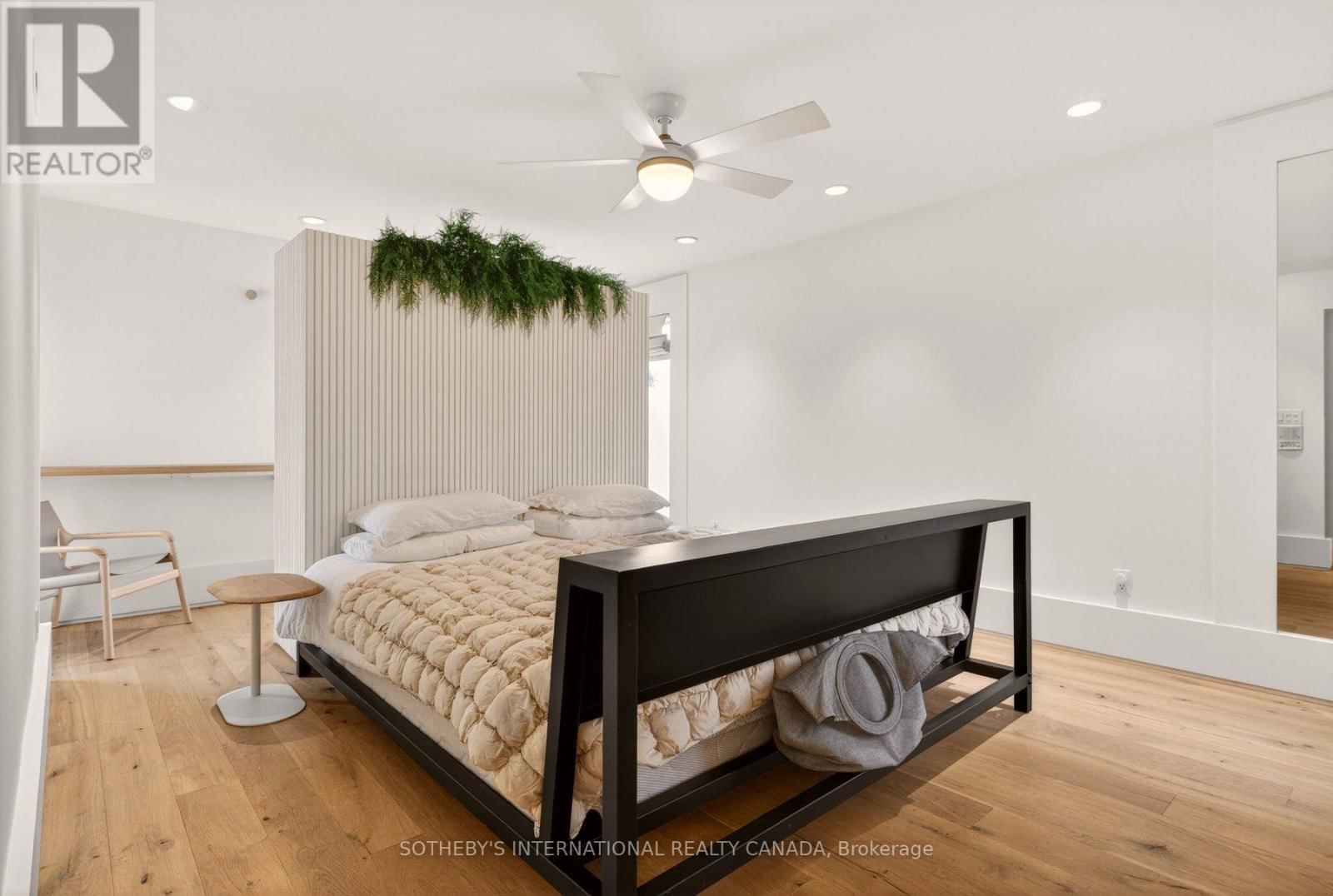 105 MARSDALE DRIVE Image 26