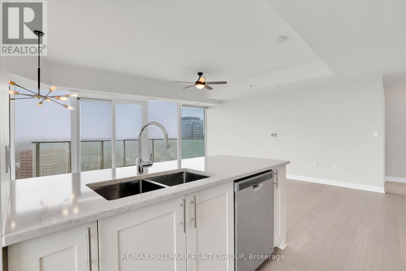 1904 - 805 CARLING AVENUE Image 17