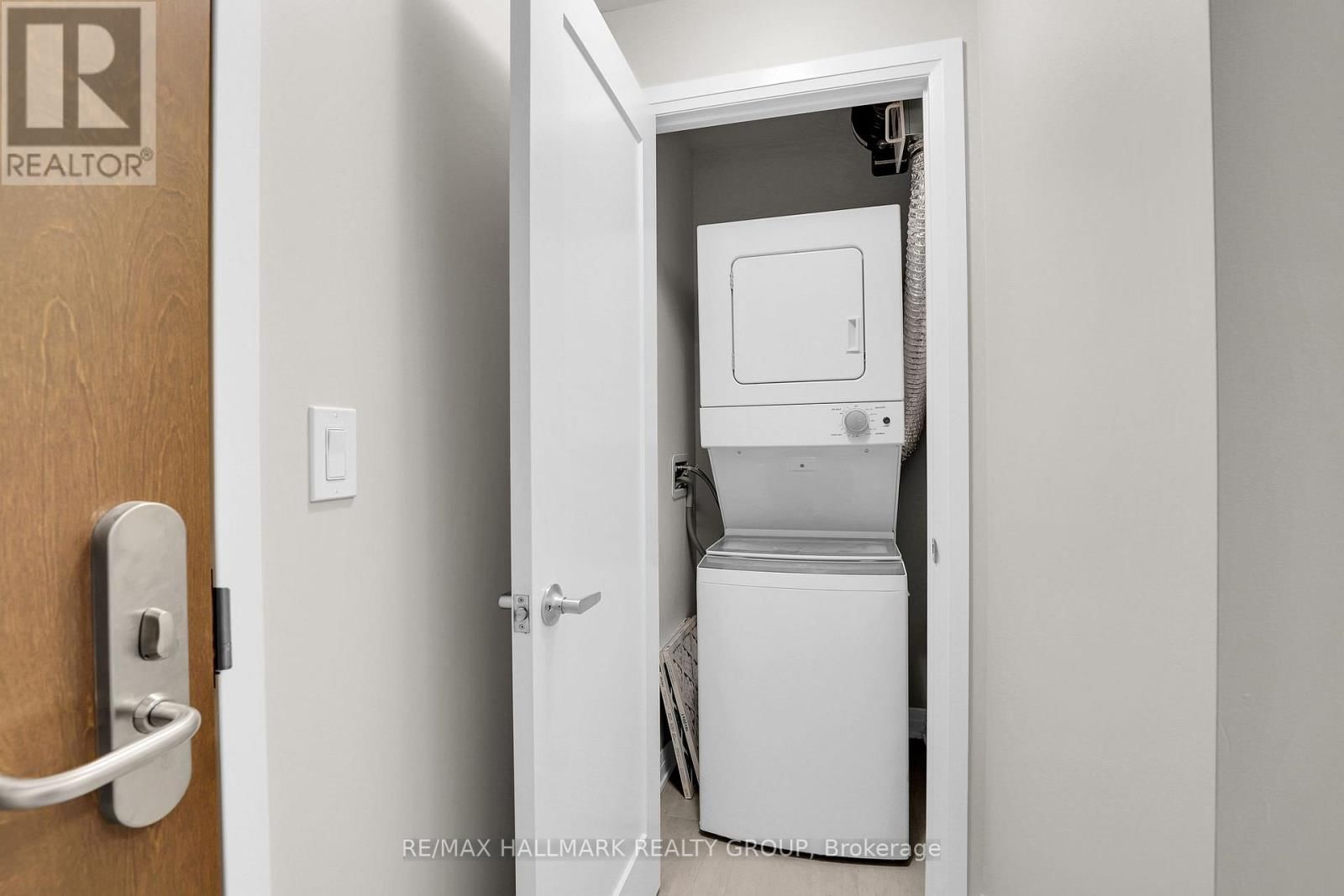 1904 - 805 CARLING AVENUE Image 28