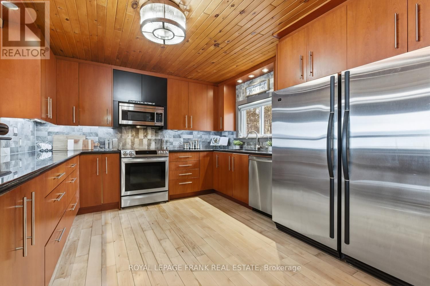 111 BALL POINT ROAD Image 22