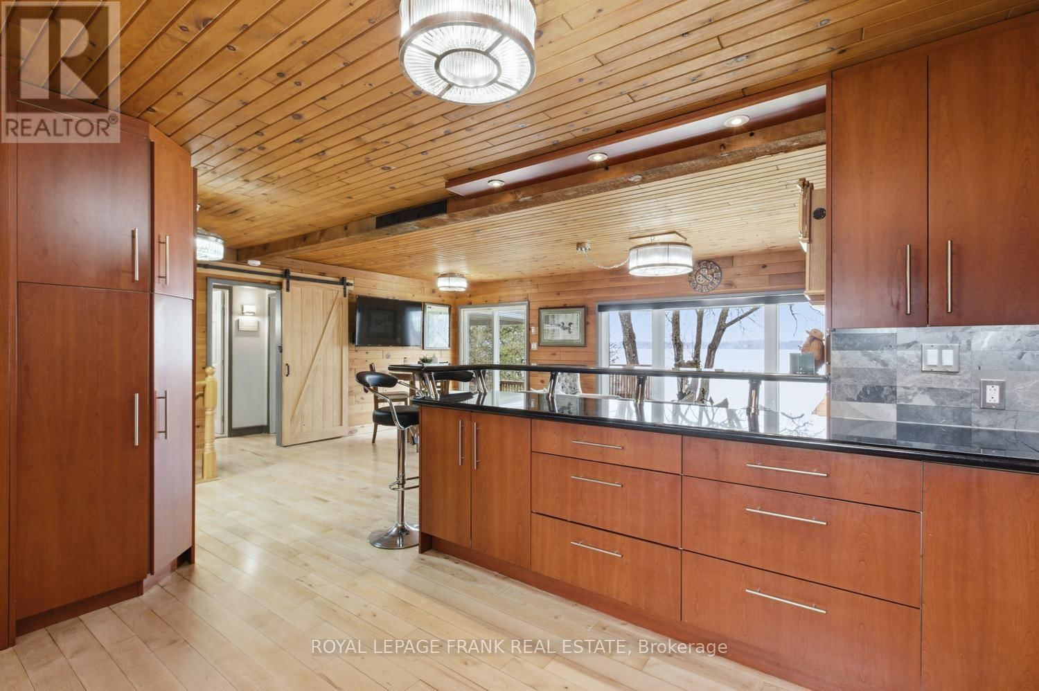 111 BALL POINT ROAD Image 24