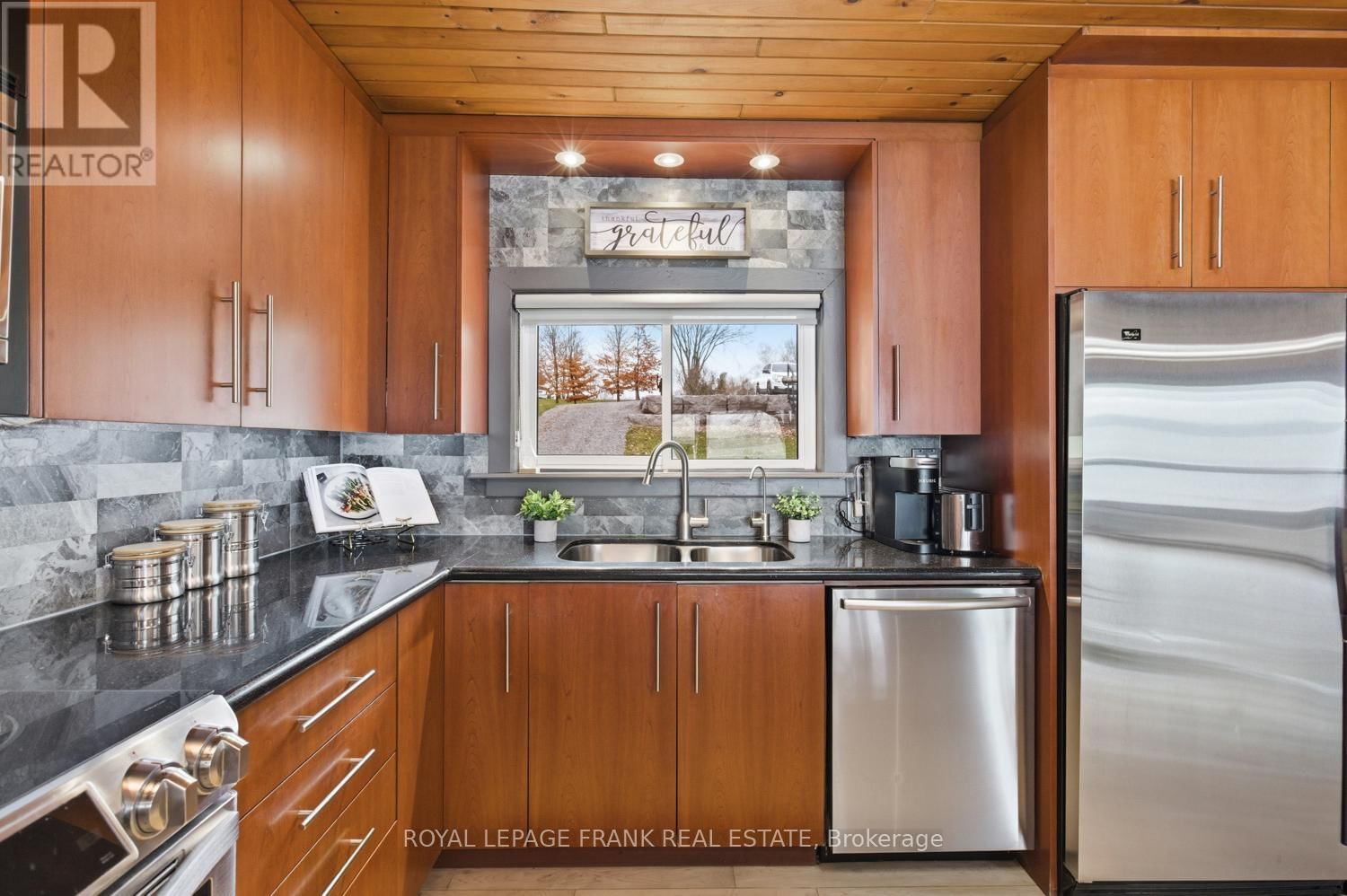 111 BALL POINT ROAD Image 25