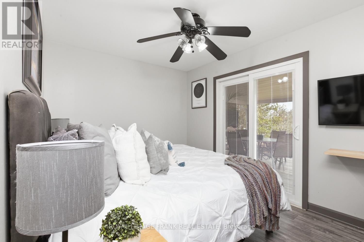 111 BALL POINT ROAD Image 33