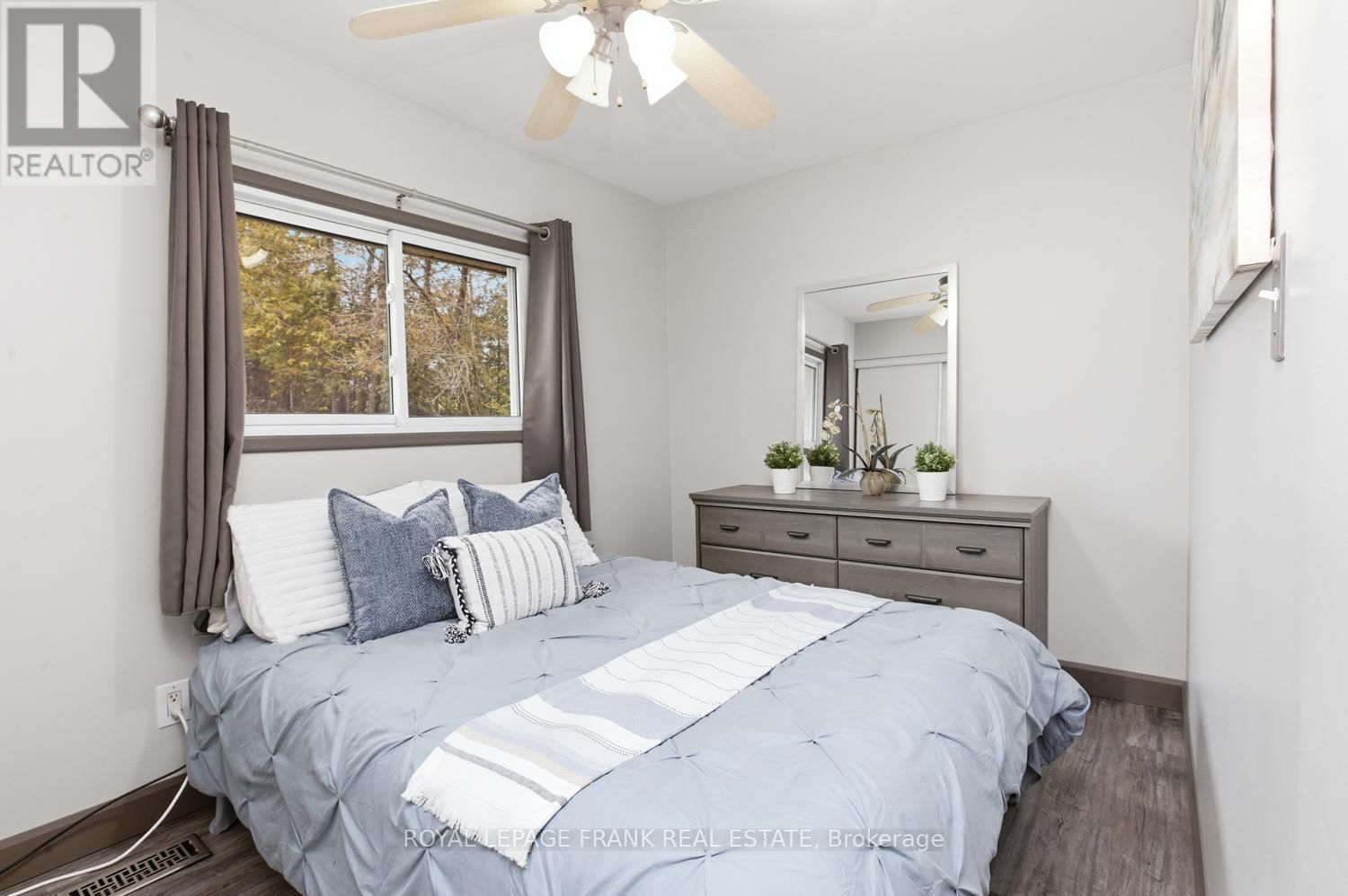 111 BALL POINT ROAD Image 35