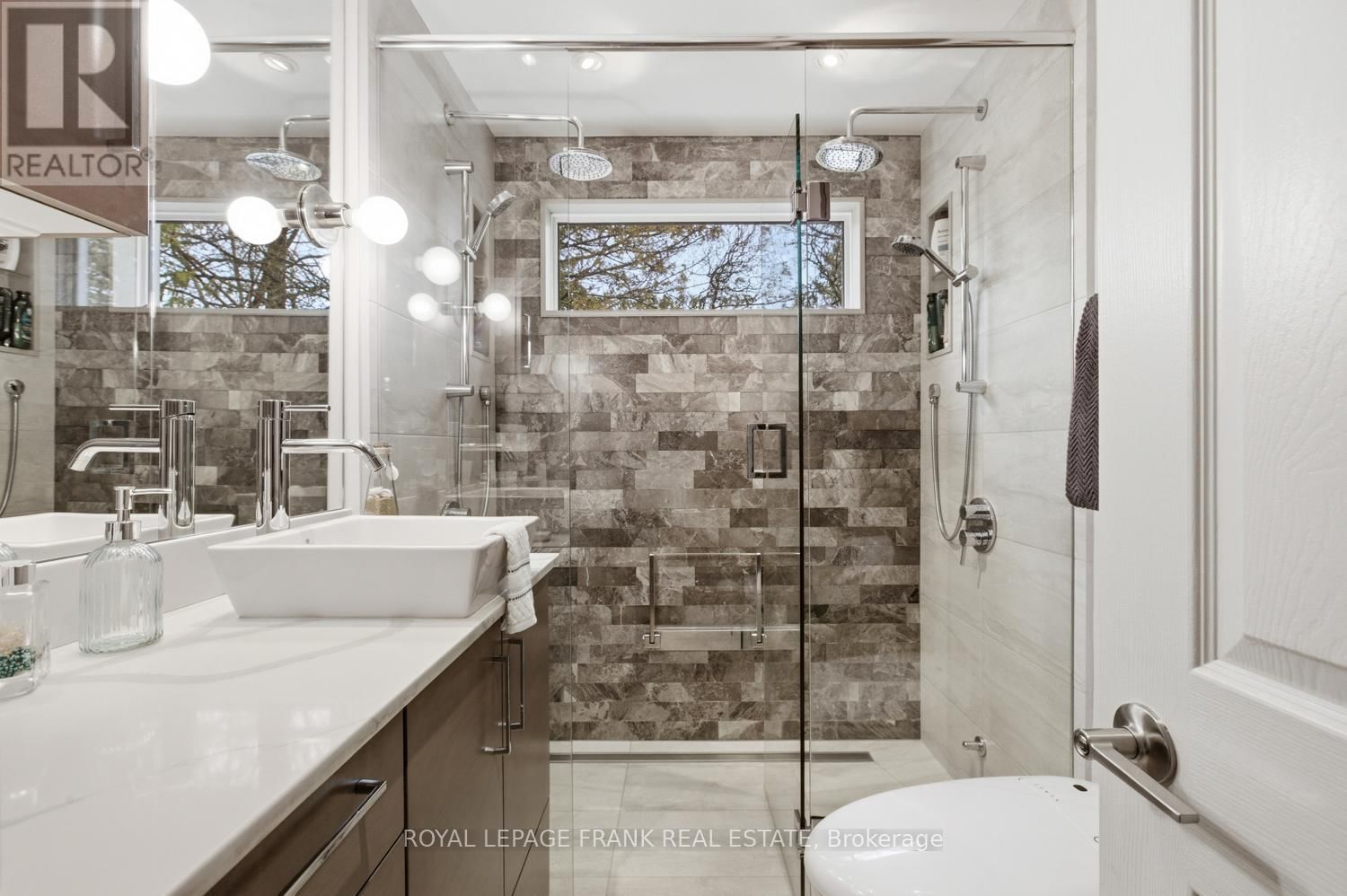 111 BALL POINT ROAD Image 37