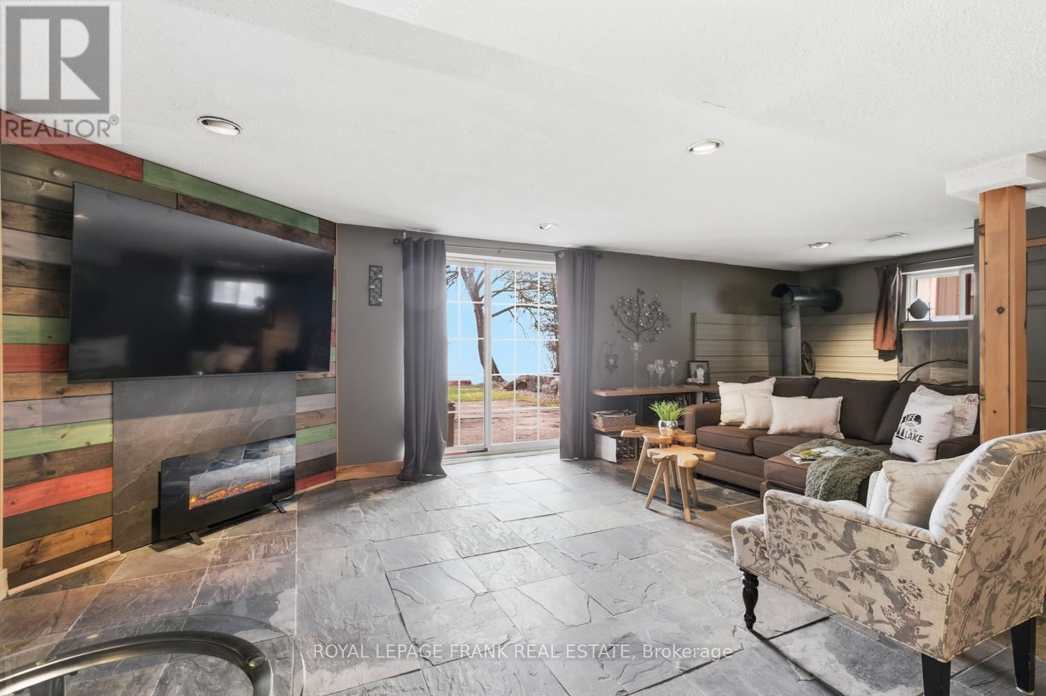 111 BALL POINT ROAD Image 39