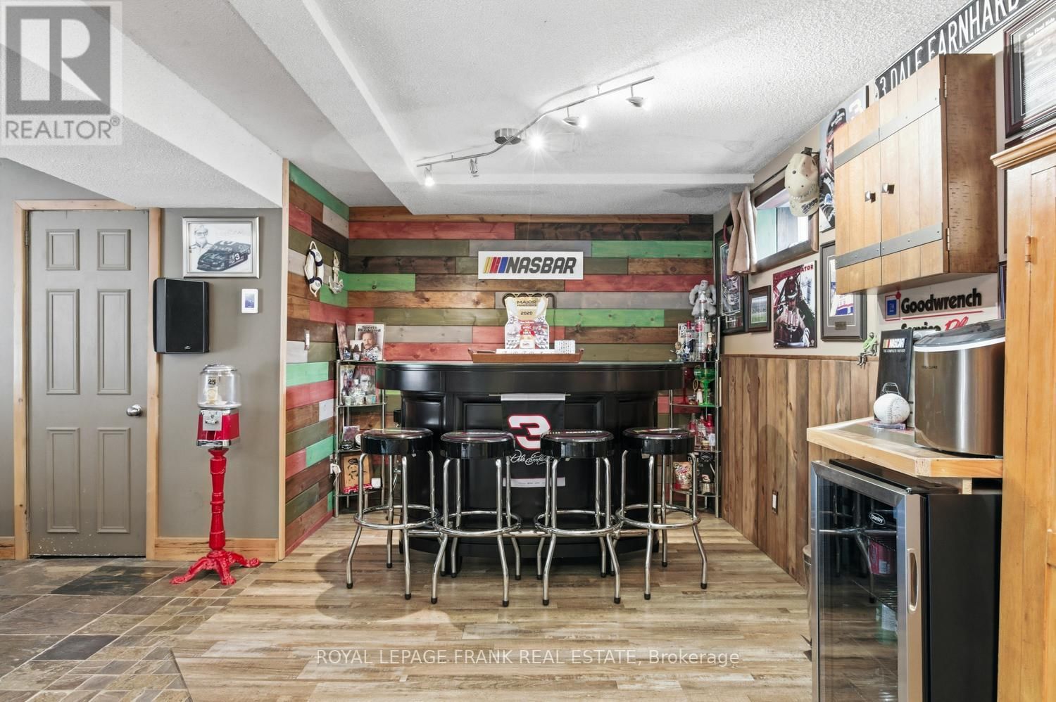 111 BALL POINT ROAD Image 43