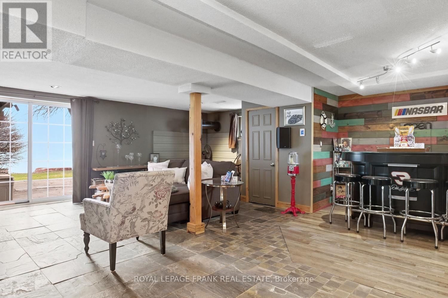 111 BALL POINT ROAD Image 44