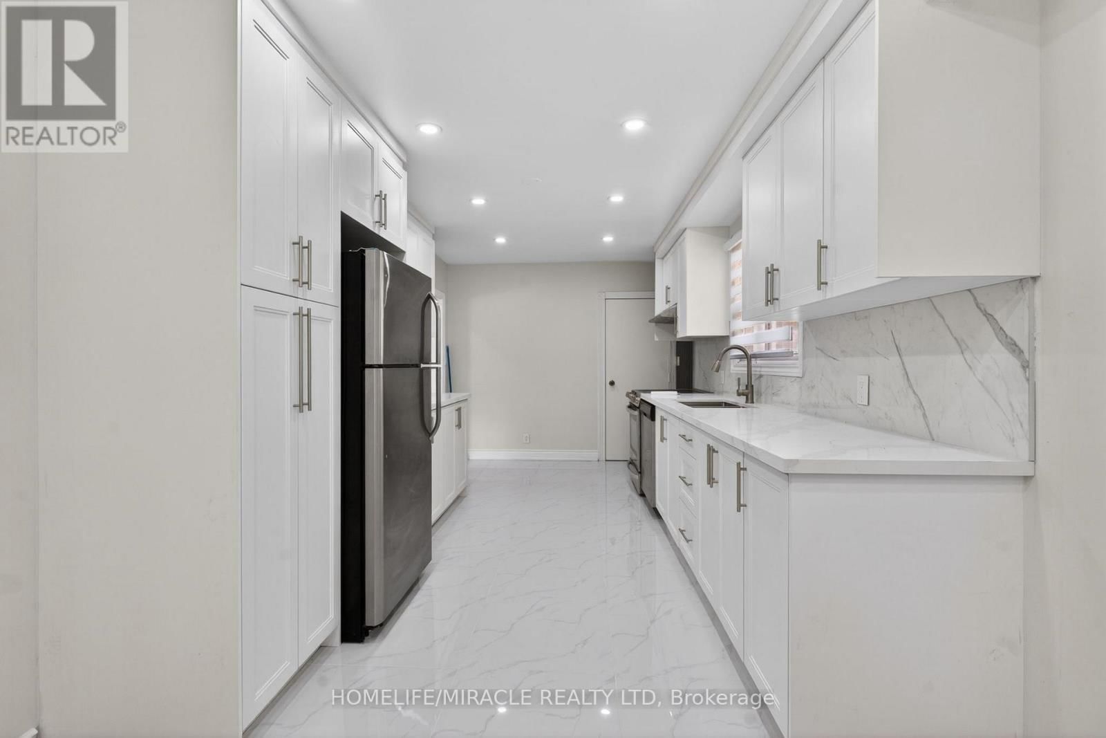 53 NICKLIN CRESCENT Image 13