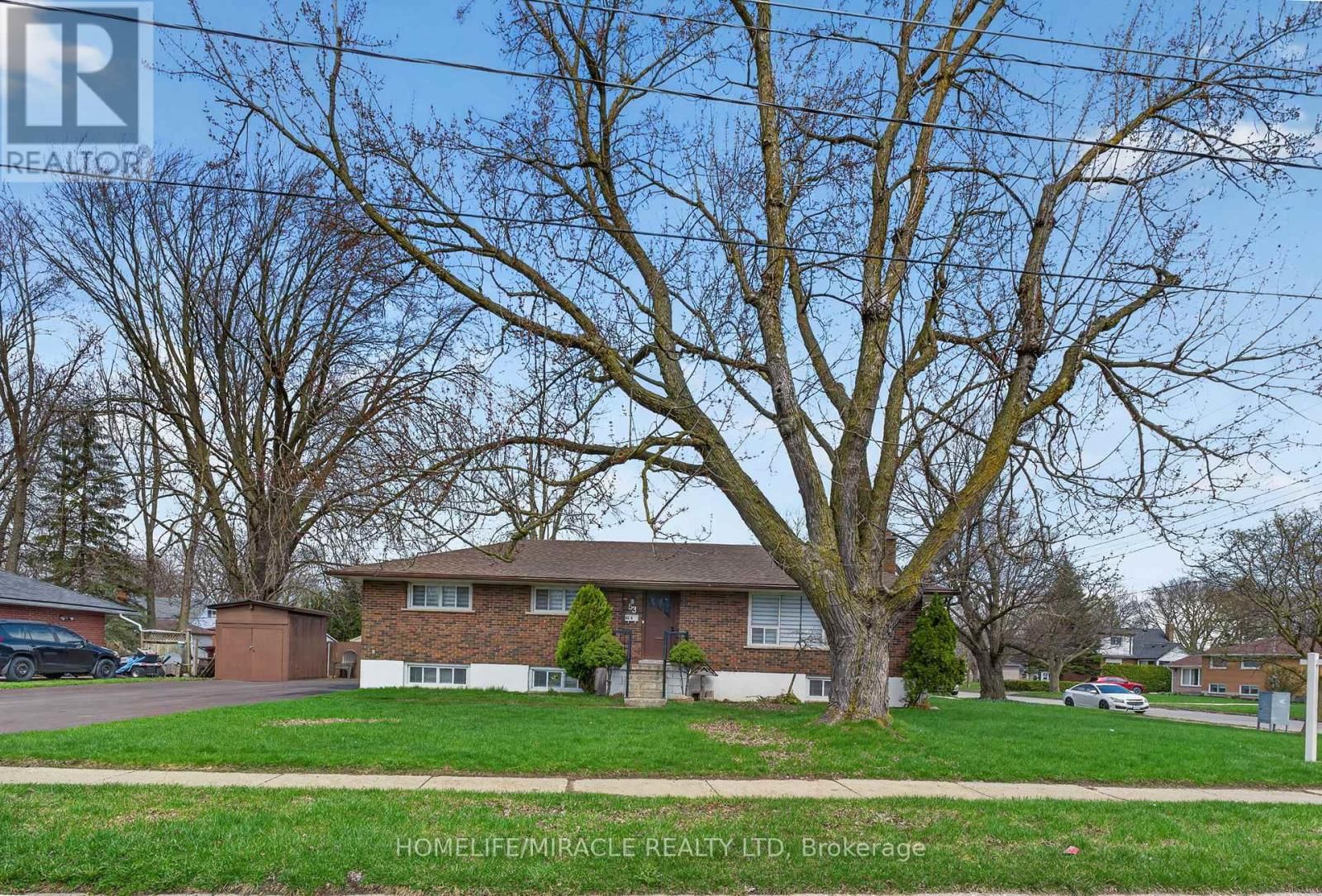 53 NICKLIN CRESCENT Image 2