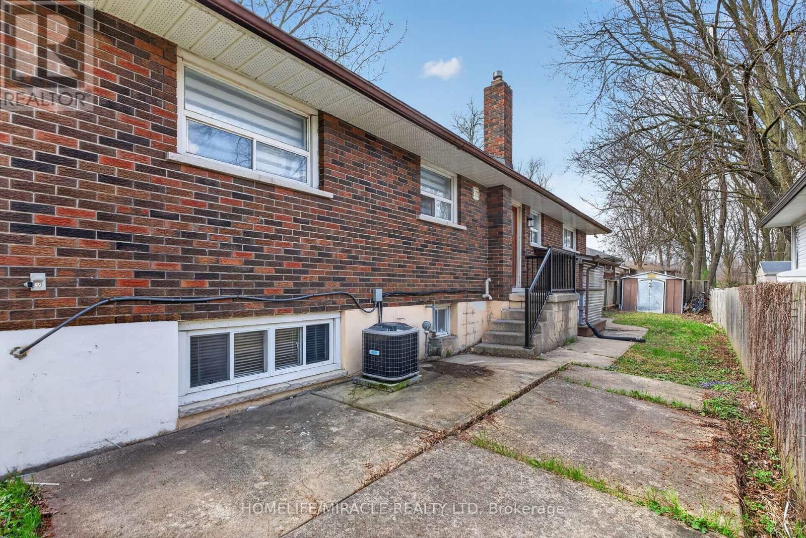 53 NICKLIN CRESCENT Image 23