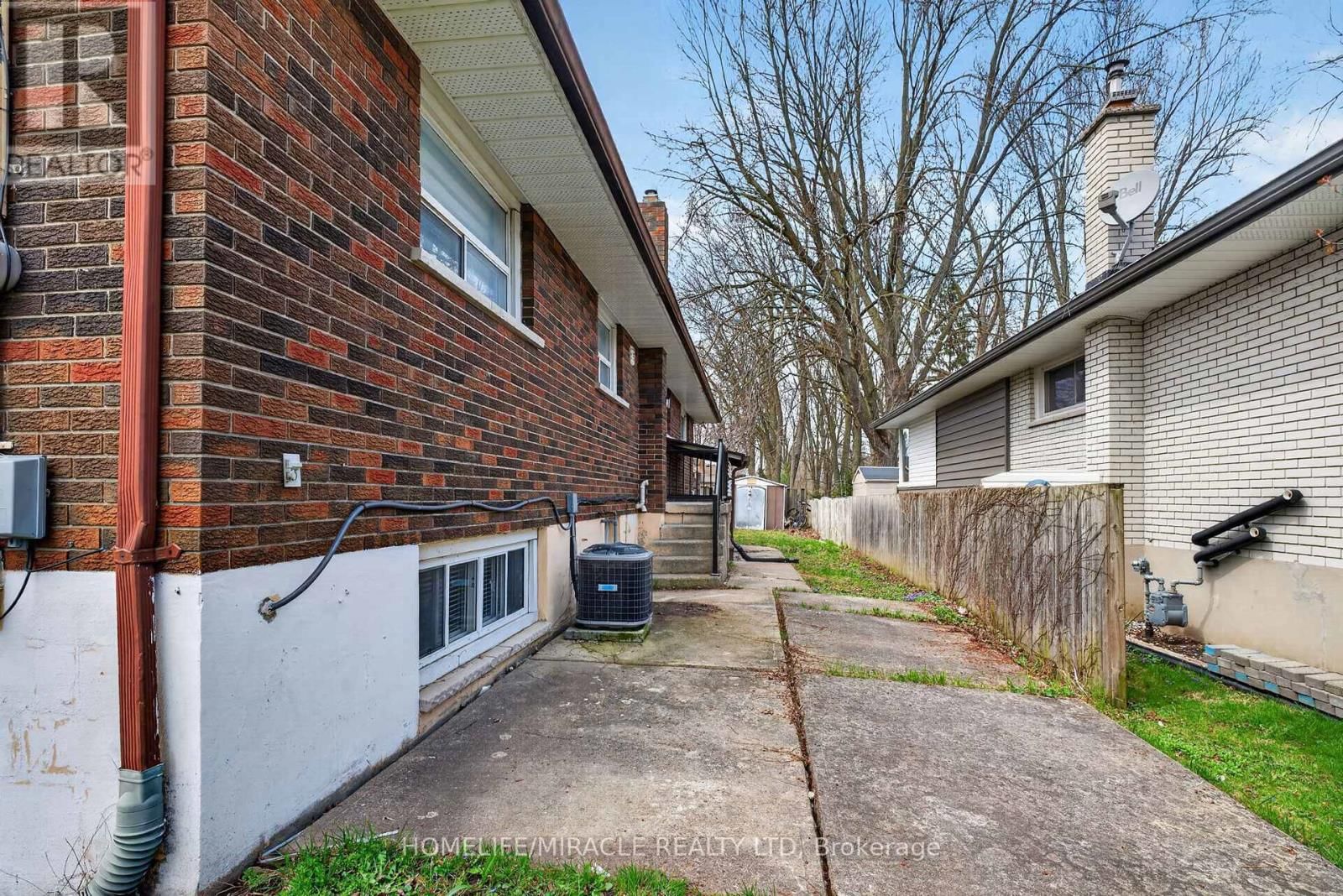 53 NICKLIN CRESCENT Image 24