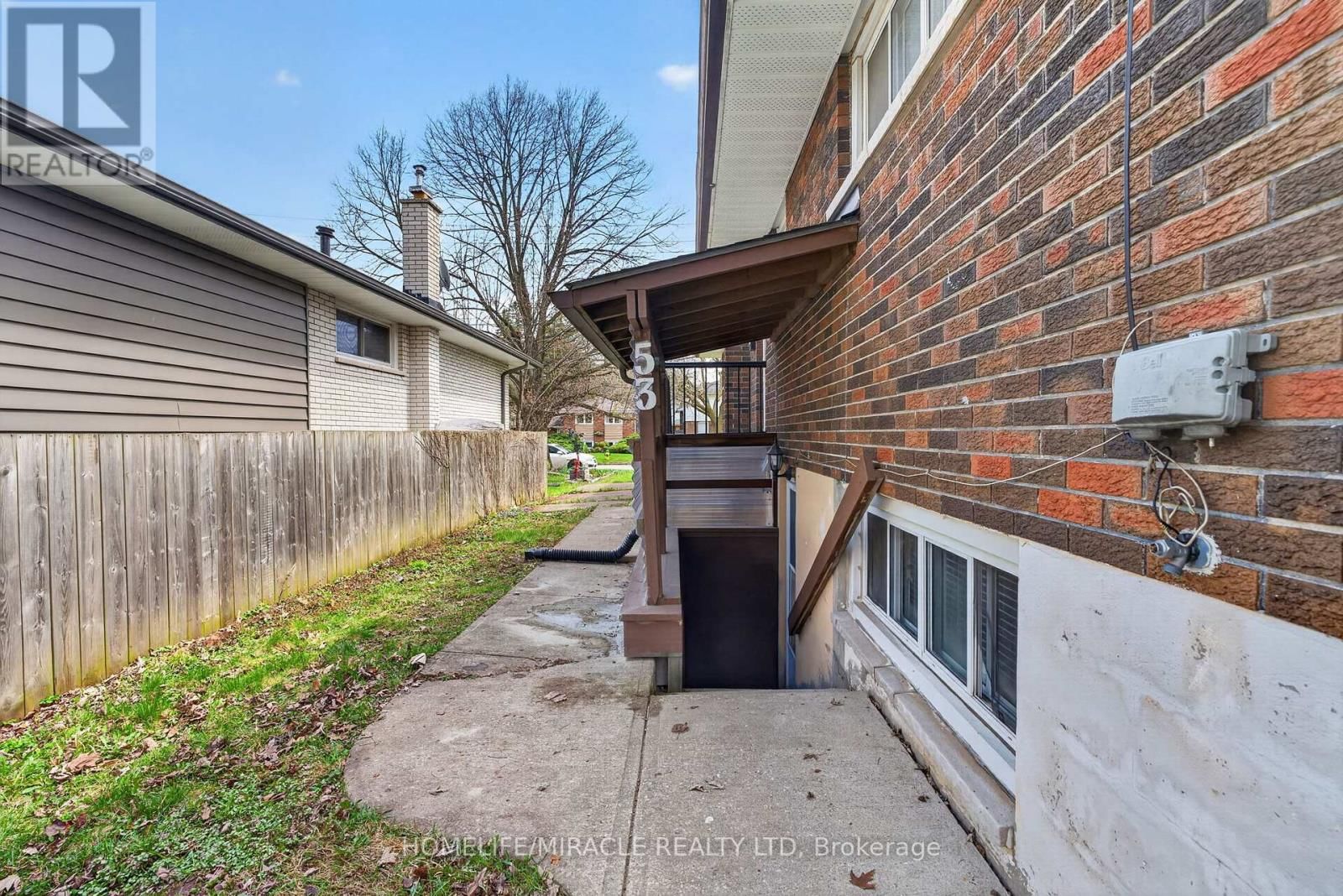 53 NICKLIN CRESCENT Image 25