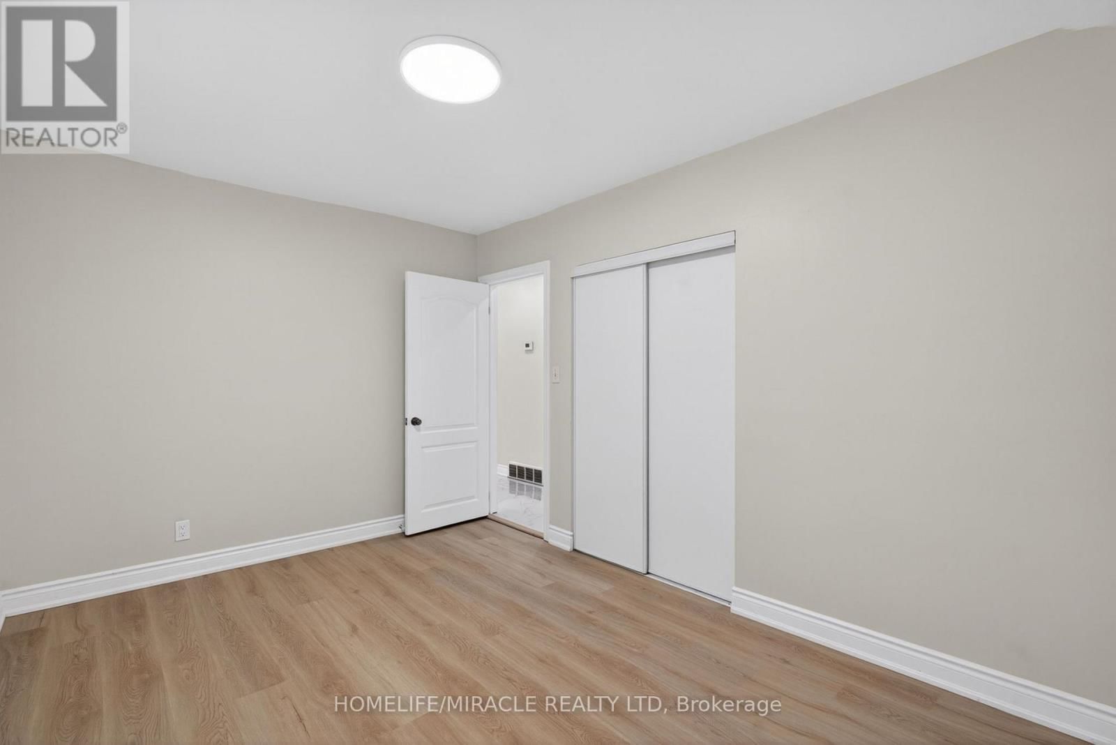 53 NICKLIN CRESCENT Image 27