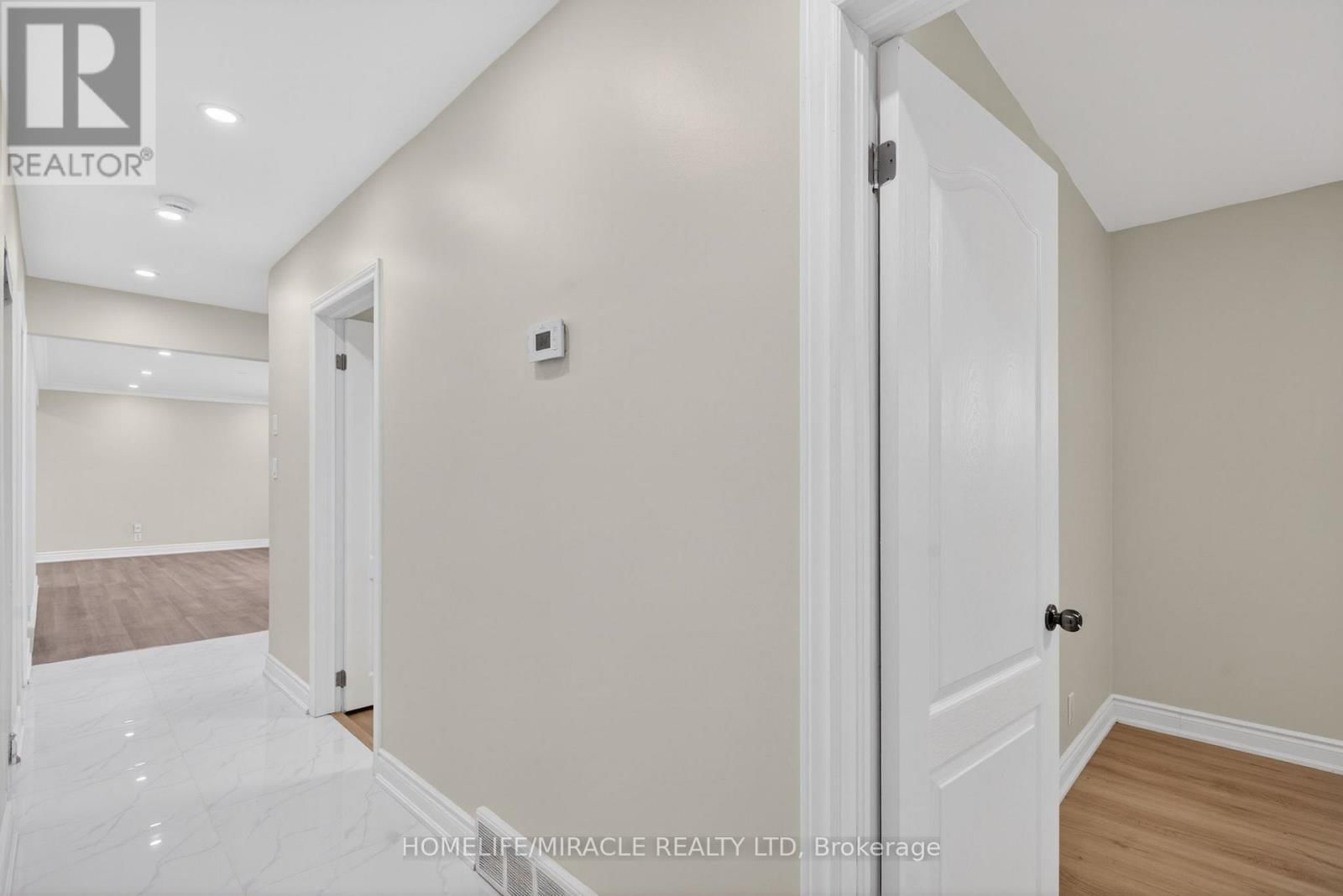 53 NICKLIN CRESCENT Image 28