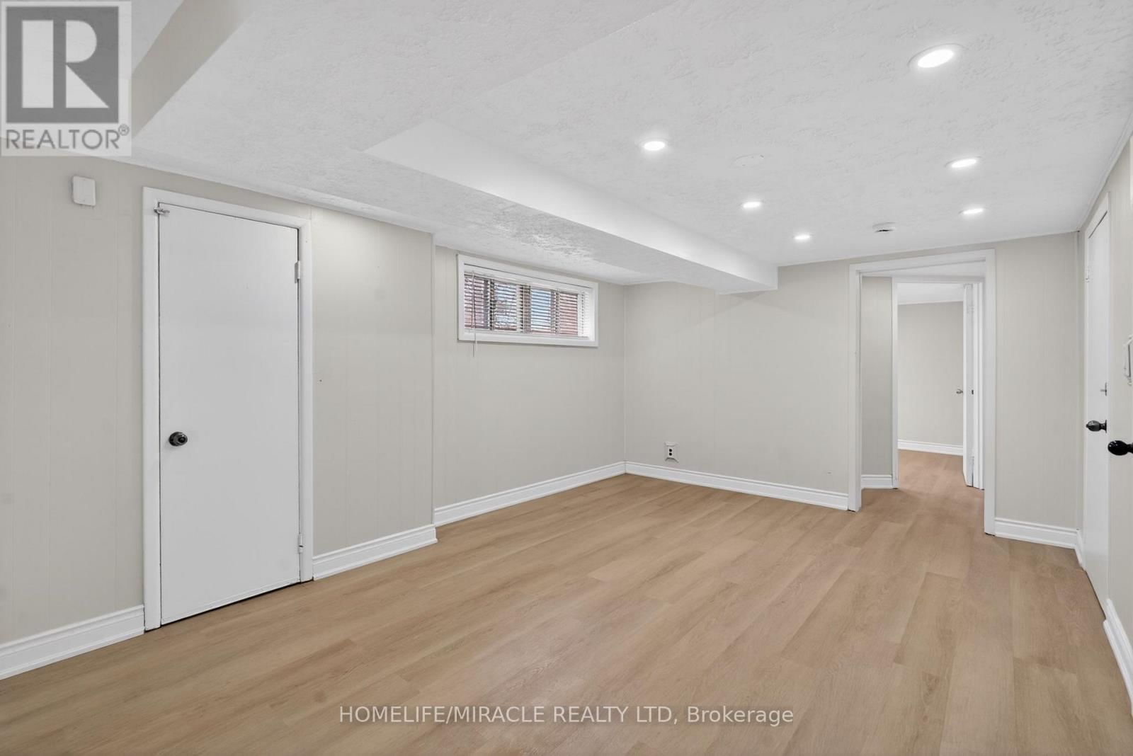 53 NICKLIN CRESCENT Image 30