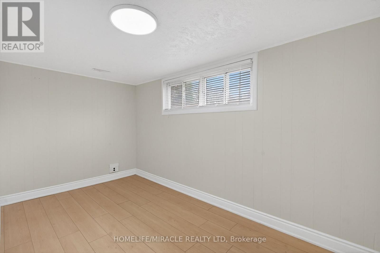 53 NICKLIN CRESCENT Image 33