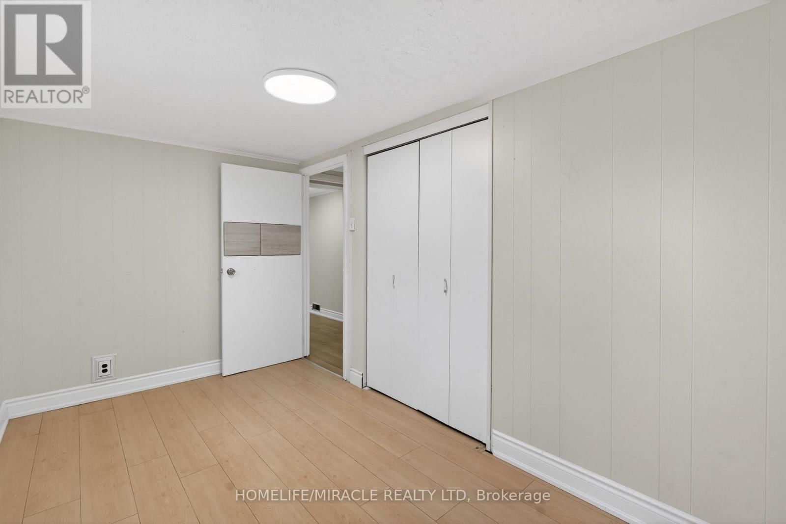 53 NICKLIN CRESCENT Image 34