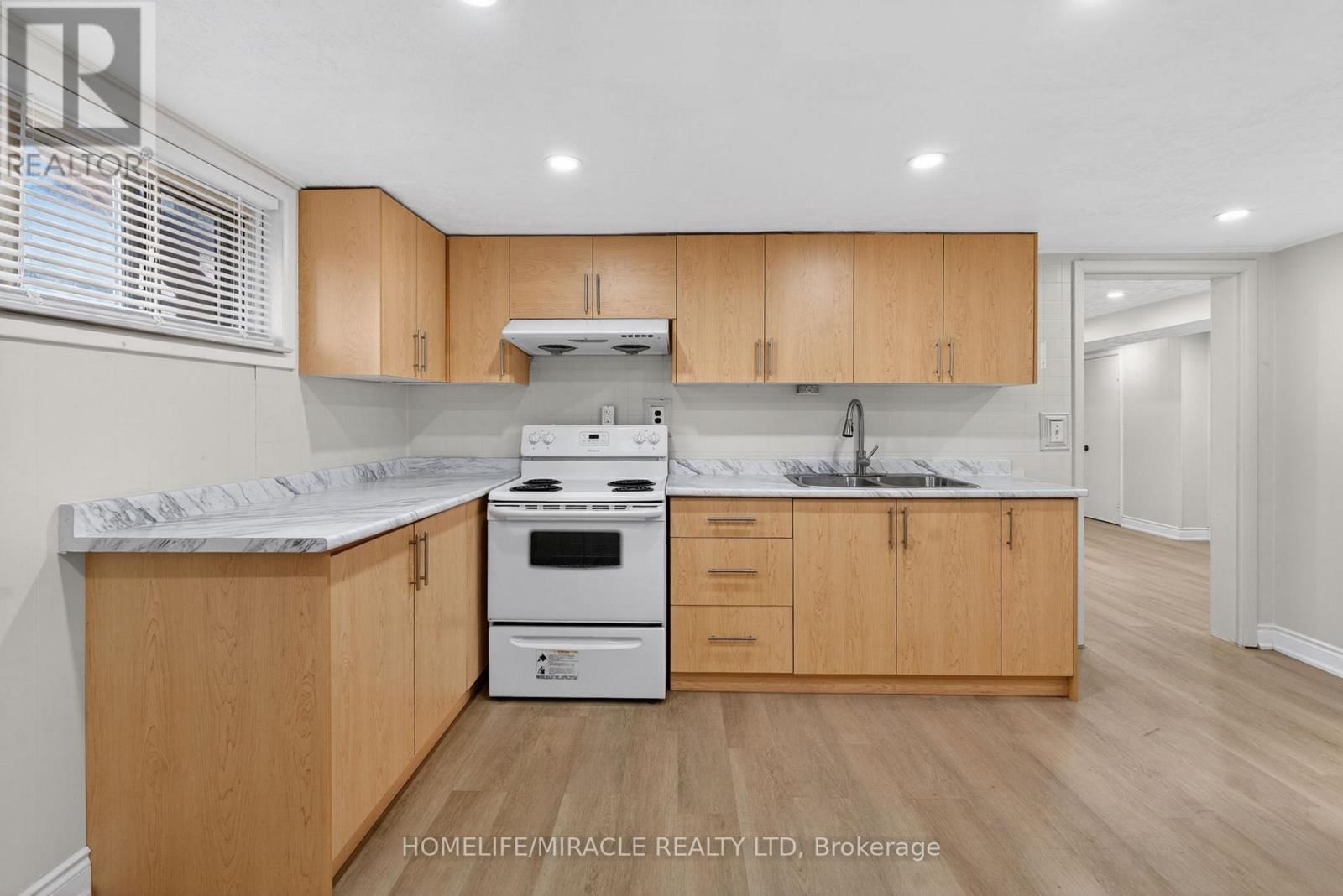 53 NICKLIN CRESCENT Image 35