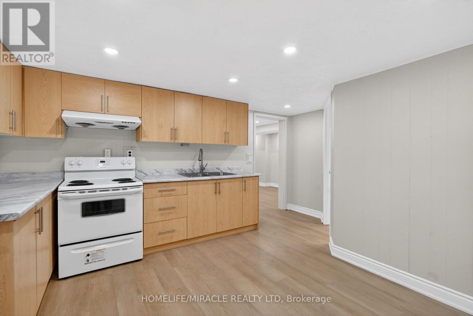 53 NICKLIN CRESCENT Image 38