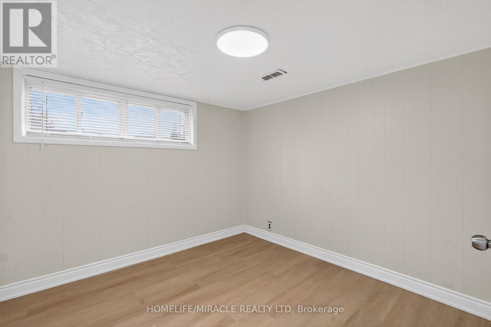 53 NICKLIN CRESCENT Image 39