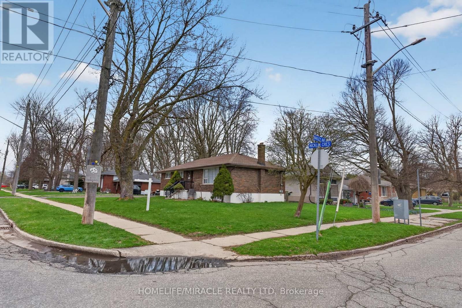 53 NICKLIN CRESCENT Image 4