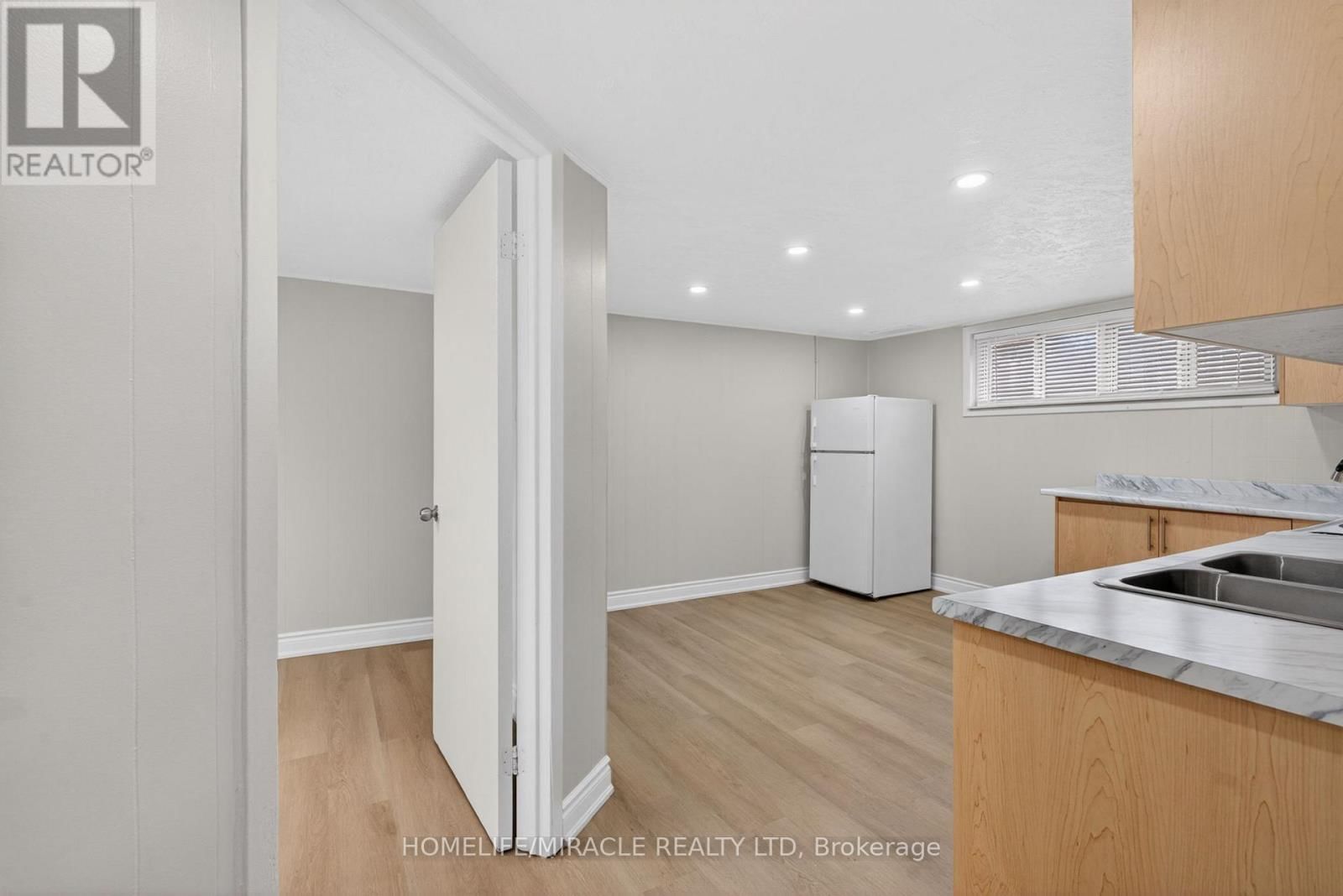 53 NICKLIN CRESCENT Image 41