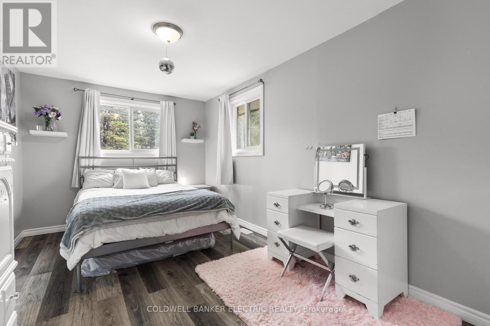 30 WOODS AVENUE Image 15