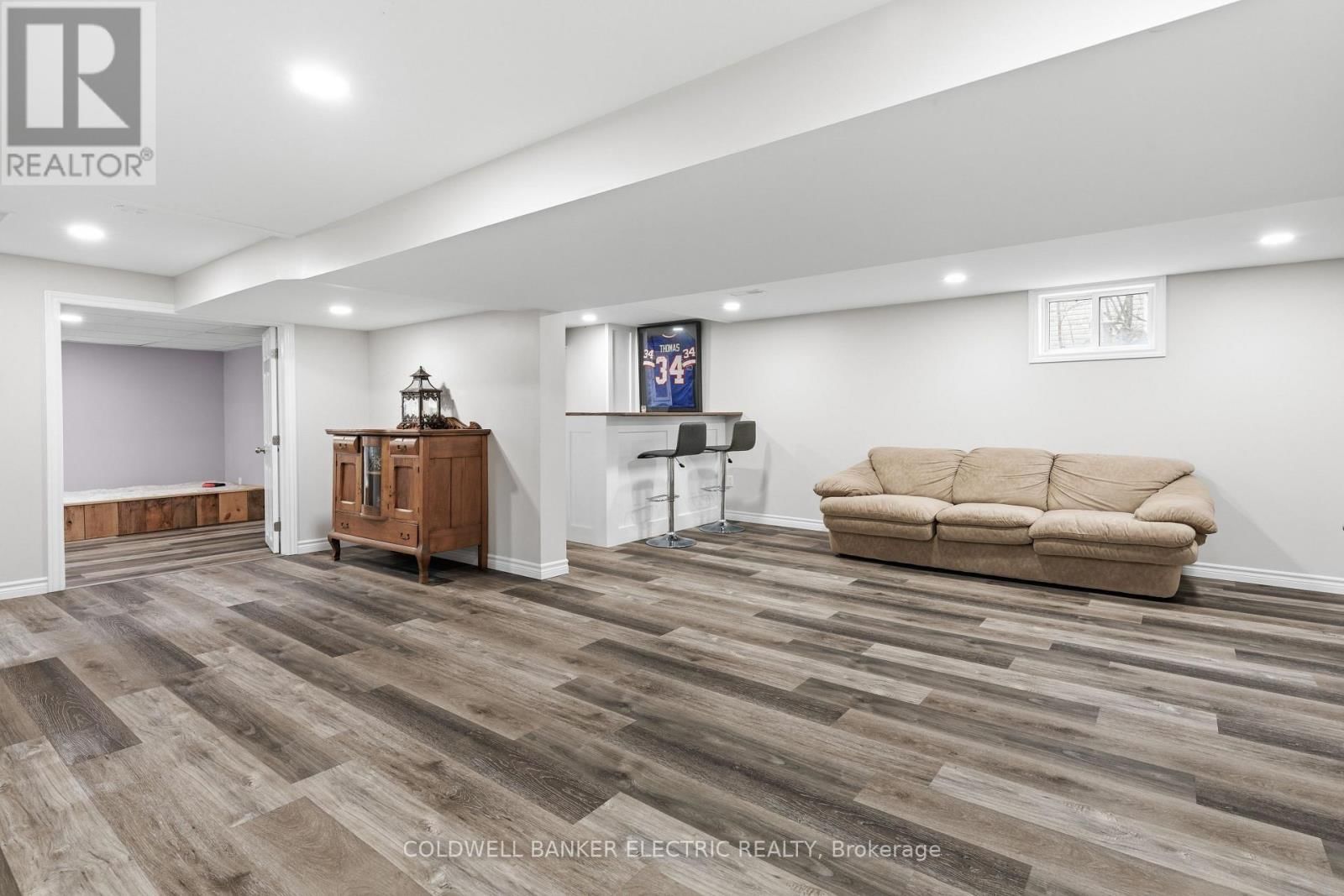 30 WOODS AVENUE Image 25