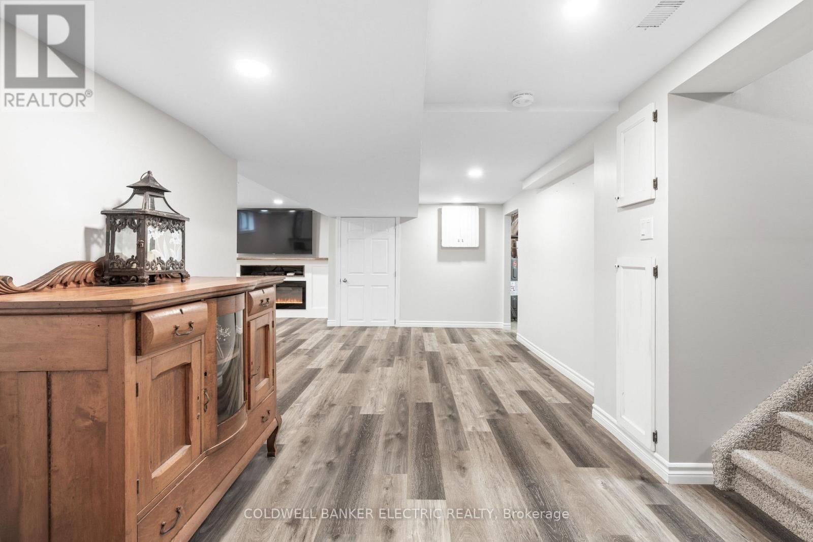 30 WOODS AVENUE Image 27