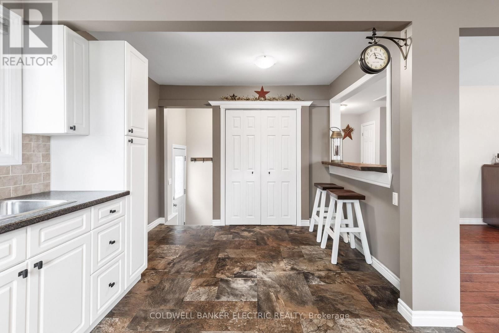 30 WOODS AVENUE Image 7