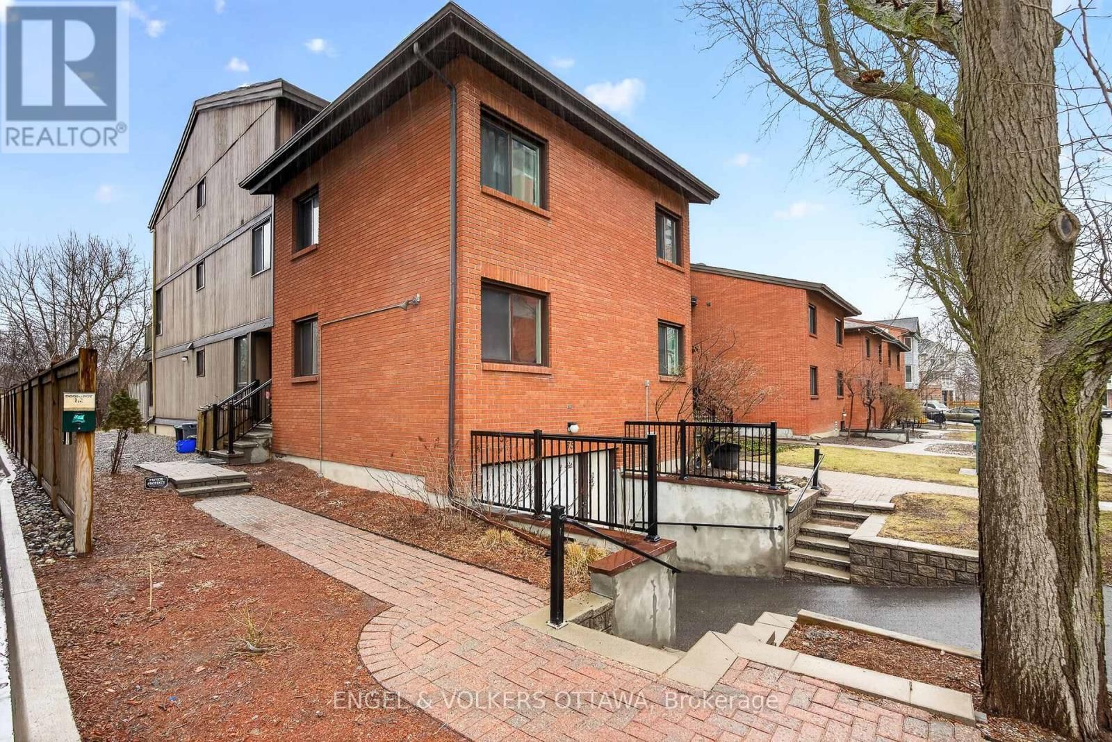 B - 35 ROBINSON AVENUE Image 1