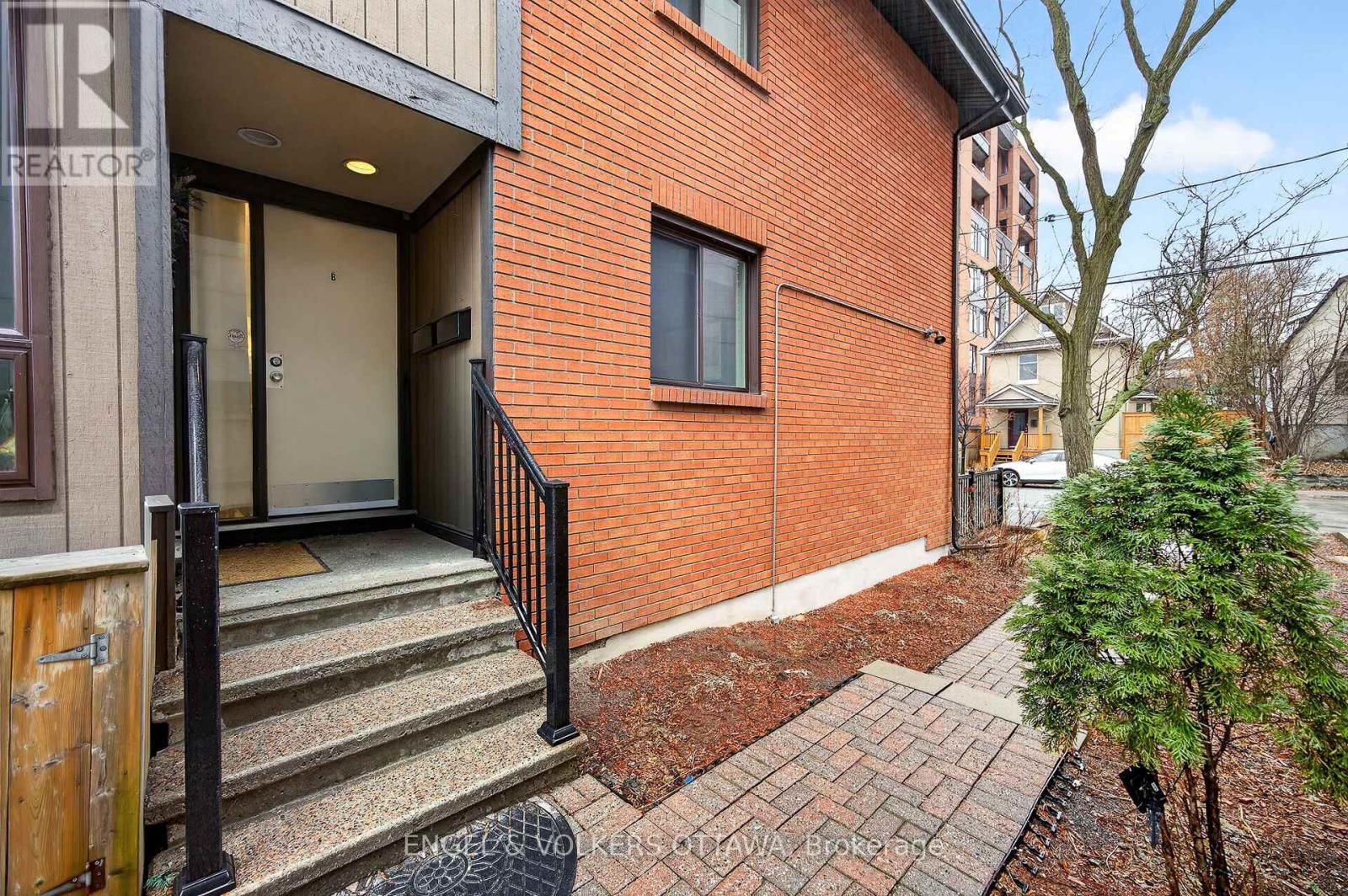 B - 35 ROBINSON AVENUE Image 2